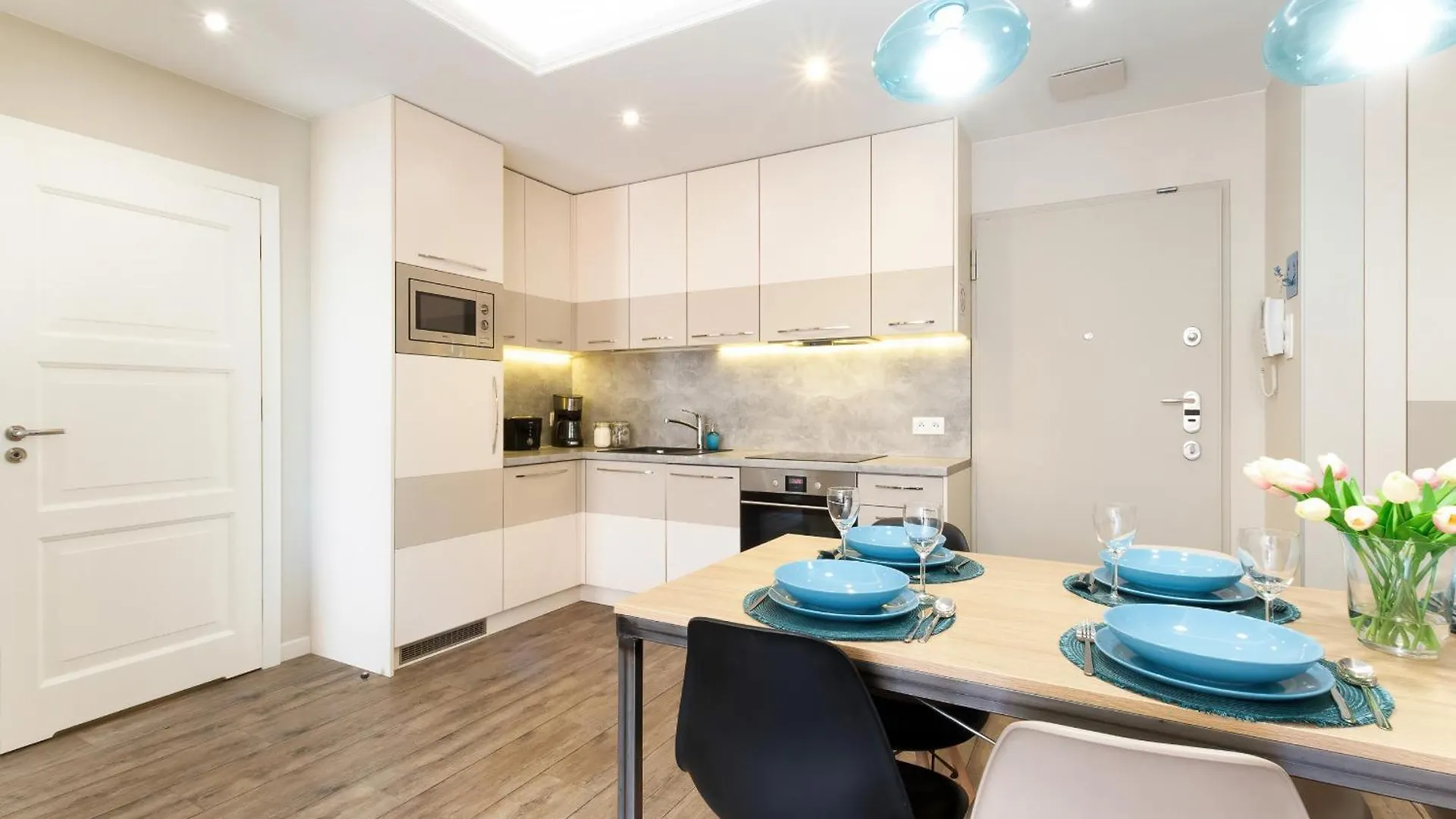 Cozy Apartment With Two Bedrooms And Balcony In Gdansk By Renters